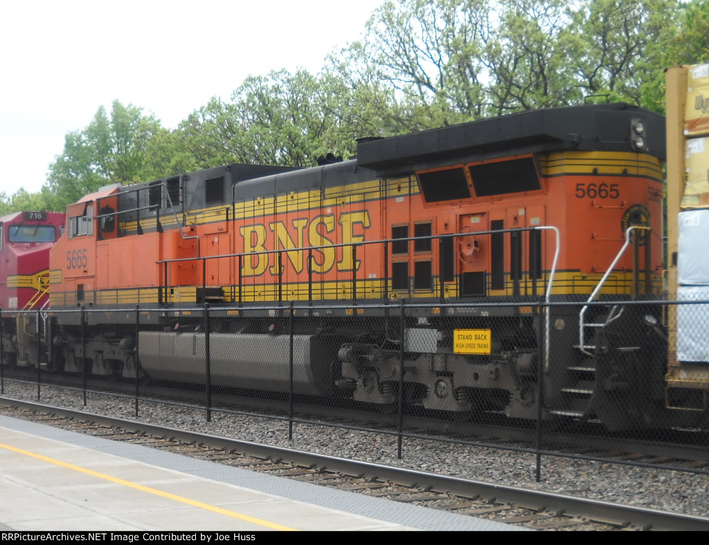 BNSF 5665